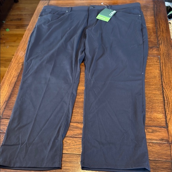 L.L. Bean Black Venture Stretch Pants - Picture 1 of 6